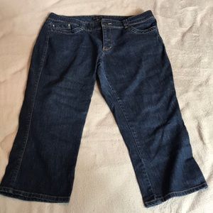 New York & Company jean Capri